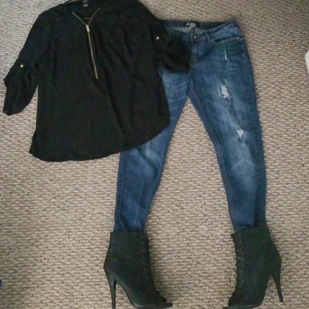 Distressed Blue Skinny Jeans